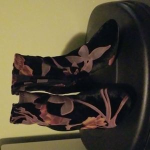 Floral Steve Madden Emison-v Burgundy Velvet boots